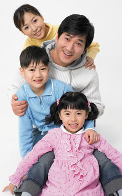 Father with 3 kids